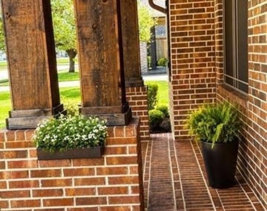 107 Mallory - Photo Thumbnail 2