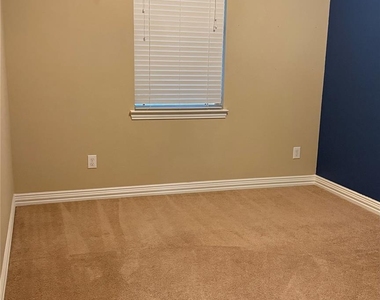 107 Mallory - Photo Thumbnail 20