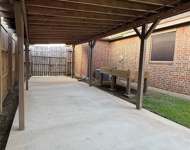 107 Mallory - Photo Thumbnail 29