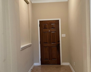 107 Mallory - Photo Thumbnail 3