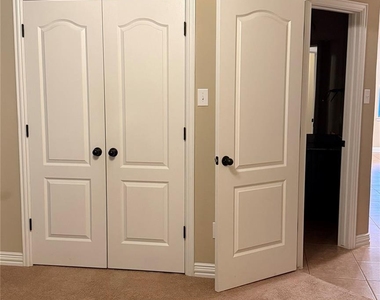 107 Mallory - Photo Thumbnail 21