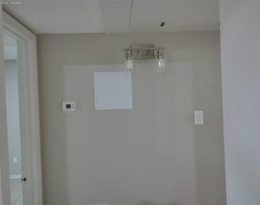 1102 W Tri Oaks Lane - Photo Thumbnail 13