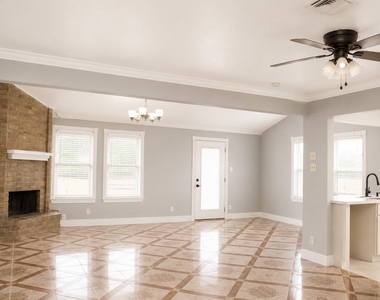 12815 Venice Lane - Photo Thumbnail 3