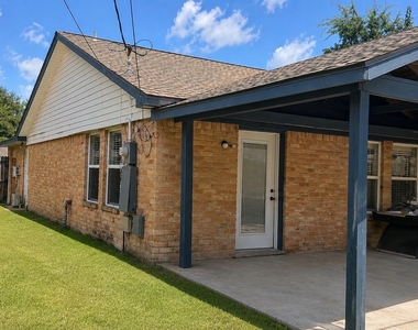 12815 Venice Lane - Photo Thumbnail 13