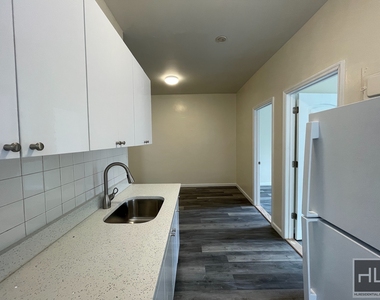 34 Avenue - Photo Thumbnail 1
