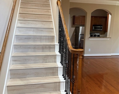 9006 Lakes At 610 Drive - Photo Thumbnail 10