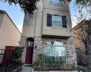 9006 Lakes At 610 Drive - Photo Thumbnail 6