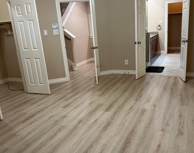 9006 Lakes At 610 Drive - Photo Thumbnail 15