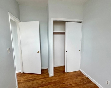36 Avenue - Photo Thumbnail 5