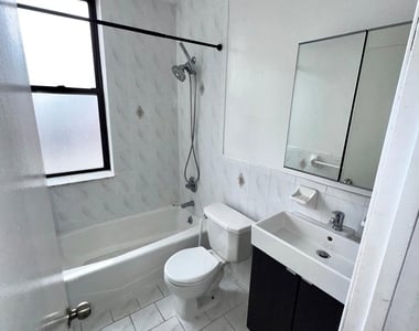 36 Avenue - Photo Thumbnail 10