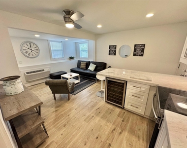 412 Pacific Street - Photo Thumbnail 3