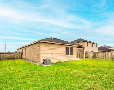 7106 Montclair Peak Lane - Photo Thumbnail 20