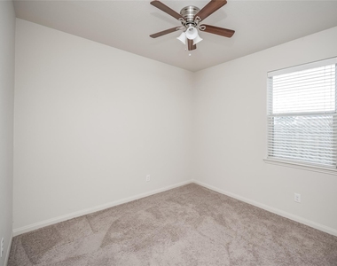 7106 Montclair Peak Lane - Photo Thumbnail 14