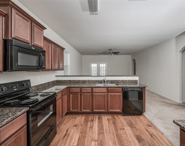 7106 Montclair Peak Lane - Photo Thumbnail 6