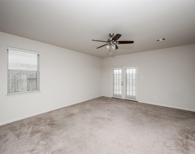 7106 Montclair Peak Lane - Photo Thumbnail 8