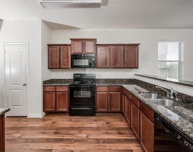 7106 Montclair Peak Lane - Photo Thumbnail 7