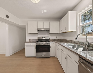 3209 Mccrarey Drive - Photo Thumbnail 20
