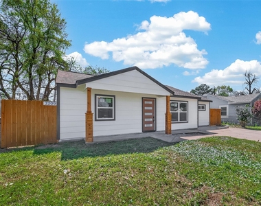 3209 Mccrarey Drive - Photo Thumbnail 1