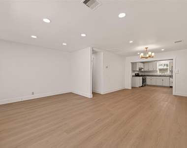 3209 Mccrarey Drive - Photo Thumbnail 9