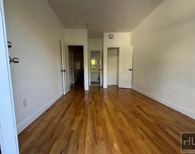 East 96 Street - Photo Thumbnail 14