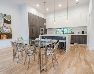 709 Memorial Heights Drive - Photo Thumbnail 11