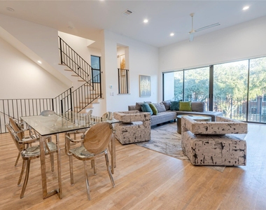 709 Memorial Heights Drive - Photo Thumbnail 13