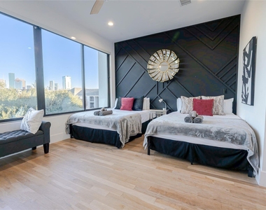 709 Memorial Heights Drive - Photo Thumbnail 27