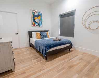 709 Memorial Heights Drive - Photo Thumbnail 37