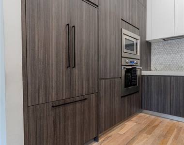 709 Memorial Heights Drive - Photo Thumbnail 20