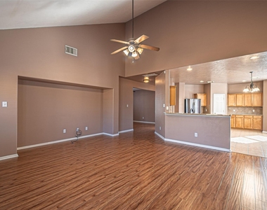 7431 Riven Oaks Court - Photo Thumbnail 18