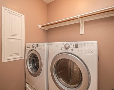 7431 Riven Oaks Court - Photo Thumbnail 8