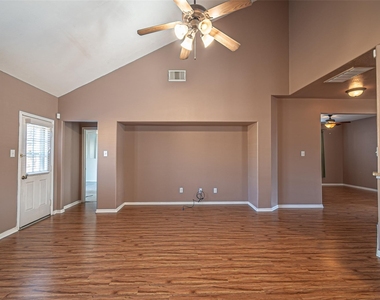 7431 Riven Oaks Court - Photo Thumbnail 22