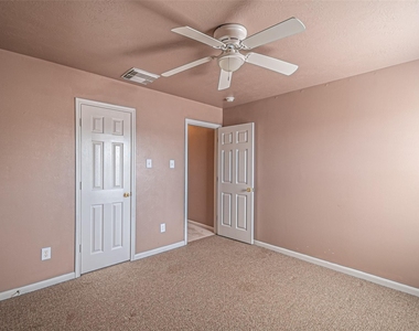 7431 Riven Oaks Court - Photo Thumbnail 43