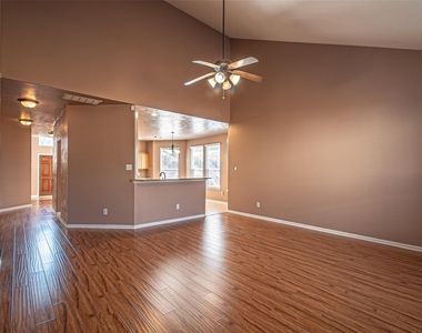 7431 Riven Oaks Court - Photo Thumbnail 20