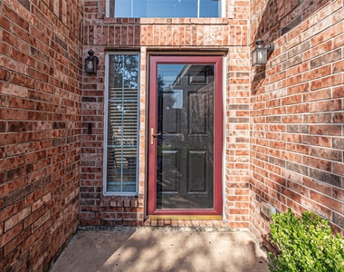 7431 Riven Oaks Court - Photo Thumbnail 3