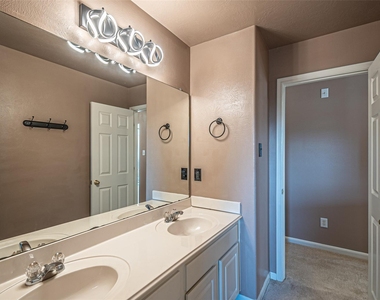 7431 Riven Oaks Court - Photo Thumbnail 37