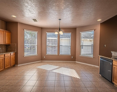 7431 Riven Oaks Court - Photo Thumbnail 15