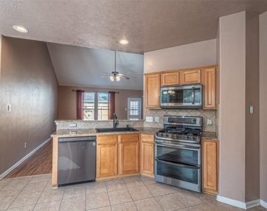 7431 Riven Oaks Court - Photo Thumbnail 16