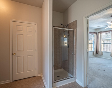 7431 Riven Oaks Court - Photo Thumbnail 28