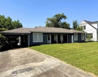2330 Rusk Street - Photo Thumbnail 2