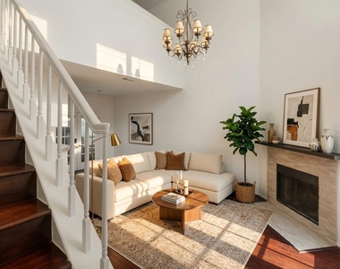 2213 Stanford Street - Photo Thumbnail 1