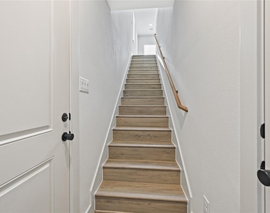 4603 Indie Heights Lane - Photo Thumbnail 2