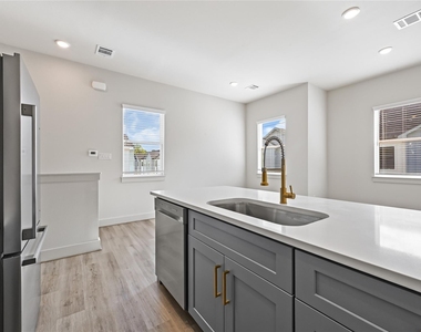 4603 Indie Heights Lane - Photo Thumbnail 10