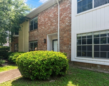 6713 Biggs Court - Photo Thumbnail 5