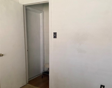 7422 Gatebriar Court - Photo Thumbnail 4