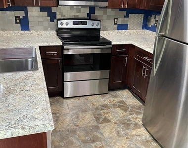 7422 Gatebriar Court - Photo Thumbnail 1