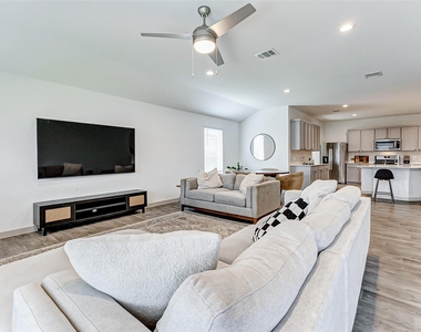 1731 William Scott Street - Photo Thumbnail 17