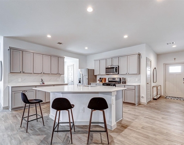 1731 William Scott Street - Photo Thumbnail 10
