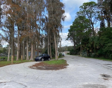 9260 Lake Drive - Photo Thumbnail 4