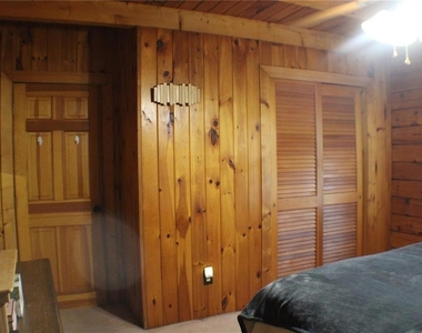 3045 Yorkshire Drive - Photo Thumbnail 3